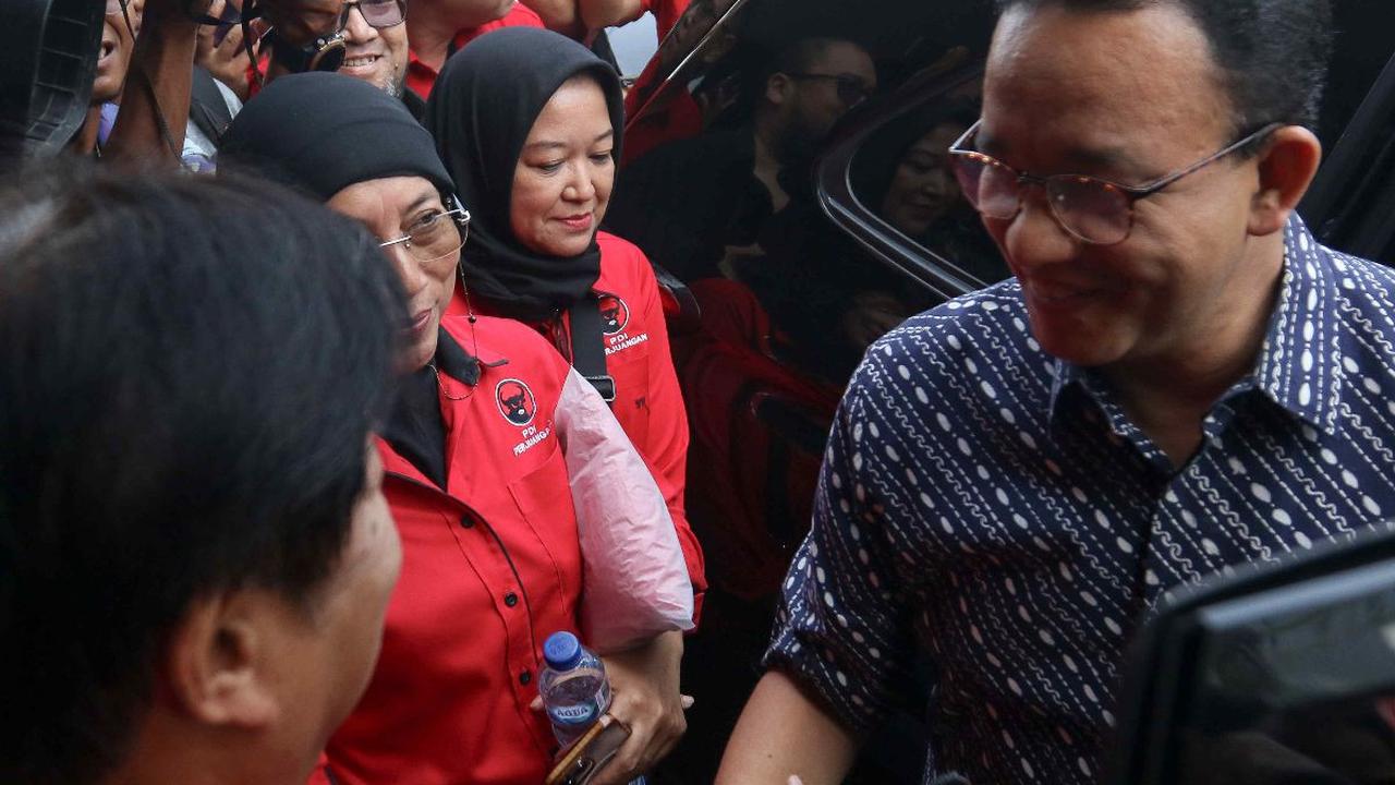 Mantan Gubernur DKI Jakarta, Anies Baswedan menyambangi Kantor DPD PDIP DKI Jakarta di Cakung, Jakarta Timur, Sabtu (24/8/2024). Kunjungan Anies Baswedan ke markas DPD PDIP ini dilakukan untuk membicarakan Pilkada Jakarta 2024. Foto: Liputan6.com/Herman Z