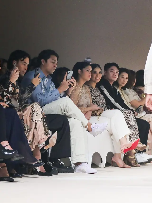 Bak Kakak-Adik, 6 Gaya Annisa Pohan Hadiri Acara Fashion Show Bareng Sang Putri Almira Tunggadewi Yudhoyono yang Sudah Remaja