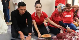 Nikita Willy sudah terbiasa melihat prosesi penyembelihan hewan kurban.