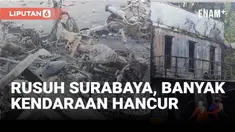 Sisa kerusuhan demo di Surabaya jadi tontonan warga. 21 motor terbakar di halaman Grahadi, pos-pos polisi rusak parah. Sabtu pagi, kota mulai kondusif.