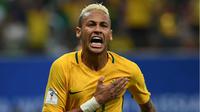 Selebrasi Neymar setelah menjebol jala Kolombia pada kualifikasi Piala Dunia 2018, Rabu (7/9/2016). (AFP)