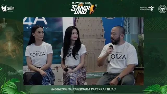 Atikah Hasiholan dan Yuriko Angeline saat konferensi pers film Forza