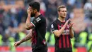 Pemain AC Milan Olivier Giroud bereaksi setelah kalah dari Sassuolo pada pertandingan sepak bola Liga Italia di Stadion San Siro, Milan, Italia, 29 Januari 2023. AC Milan dipermalukan 2-5 oleh Sassuolo. (AP Photo/Antonio Calanni)