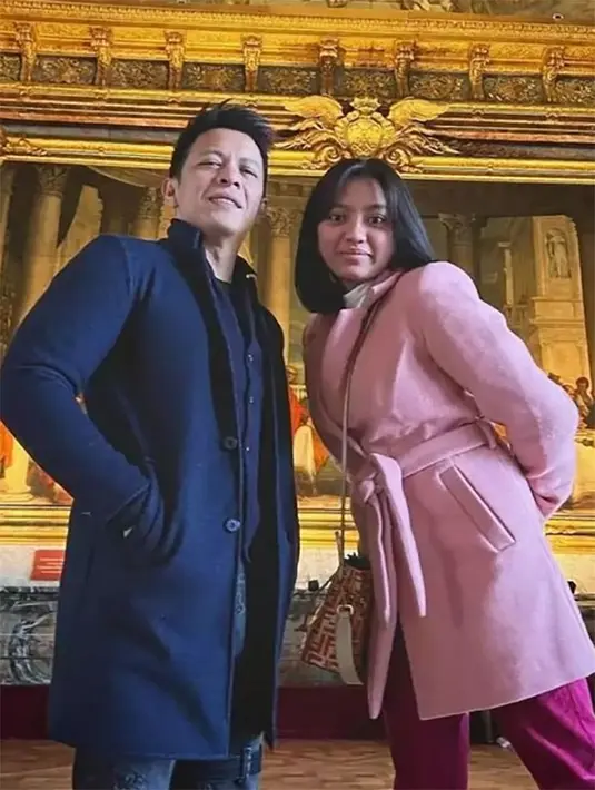 Pada bulan Juni 2022 lalu, Alleia merayakan ulang tahunnya yang ke-17.  Momen kompak anak dan ayah itu saat liburan. [Instagram/arielnoah]