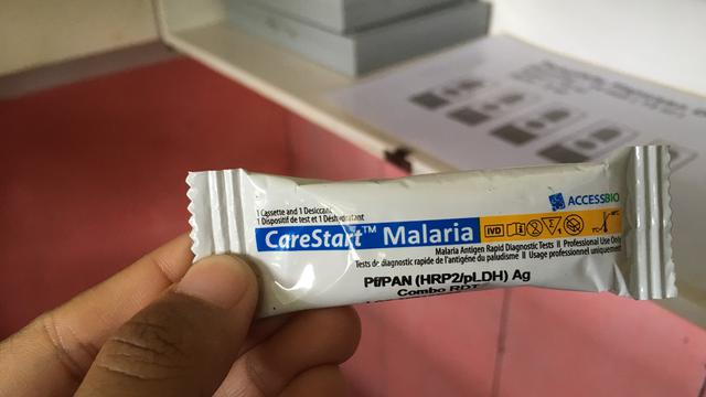 Alat pengecekan malaria (semacam test-pack)