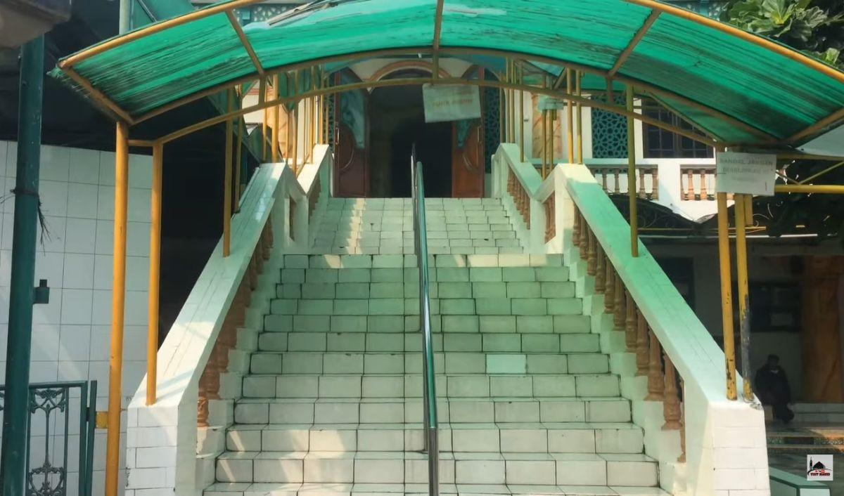 Modern di Luar Kuno di Dalam