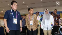 Wakil Presiden, Jusuf Kalla didampingi Ketua INASGOC, Erick Thohir saat meninjau Main Press Center (MPC) atau Media Center Asian Games di JCC, Jakarta, Selasa (14/8). (Liputan6.com/Fery Pradolo)