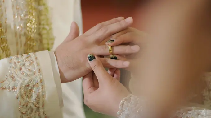 couple januari lamaran