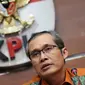 Wakil Ketua KPK Alexander Marwata memberi keterangan terkait hasil OTT kasus dugaan penyuapan pembahasan perda penyertaan modal Kota Banjarmasin ke PDAM di Gedung KPK, Jakarta, Jumat (15/9). (Liputan6.com/Helmi Fithriansyah)