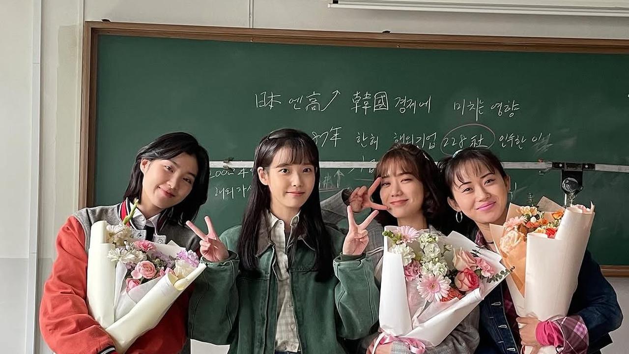 IU Kembali Bagikan Momen Behind The Scenes Drakor Fenomenal 'WHEN LIFE GIVES YOU TANGERINES'