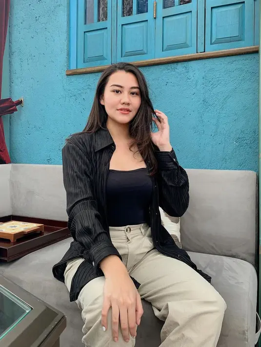 "Tapi aku tuh anaknya nggak suka bikin segala sesuatu jadi melow gitu. Jadi aku anaknya di bawa fun aja sebisa mungkin," ujar Aaliyah Massaid. (Instagram/aaliyah.massaid)