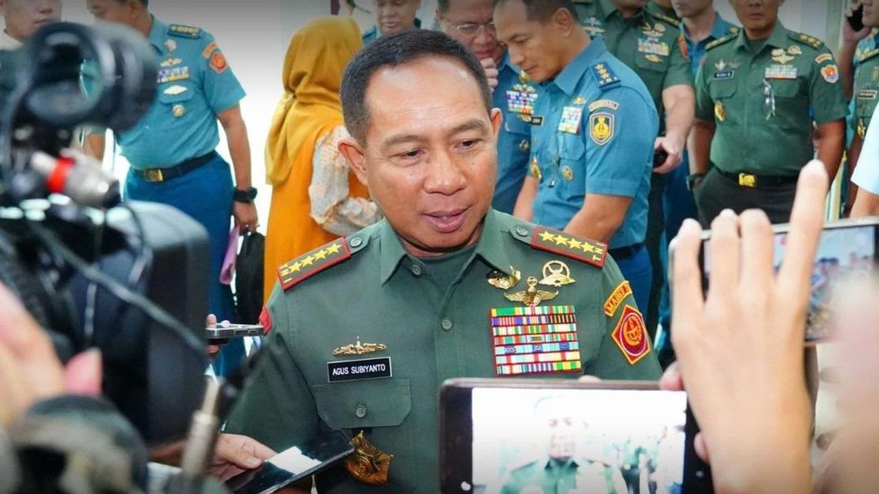 Agus mengingatkan bahwa sudah ada mekanisme atau aturan berupa penghargaan (reward) dan hukuman (punishment) bagi prajurit. Khususnya di tubuh TNI. <br>