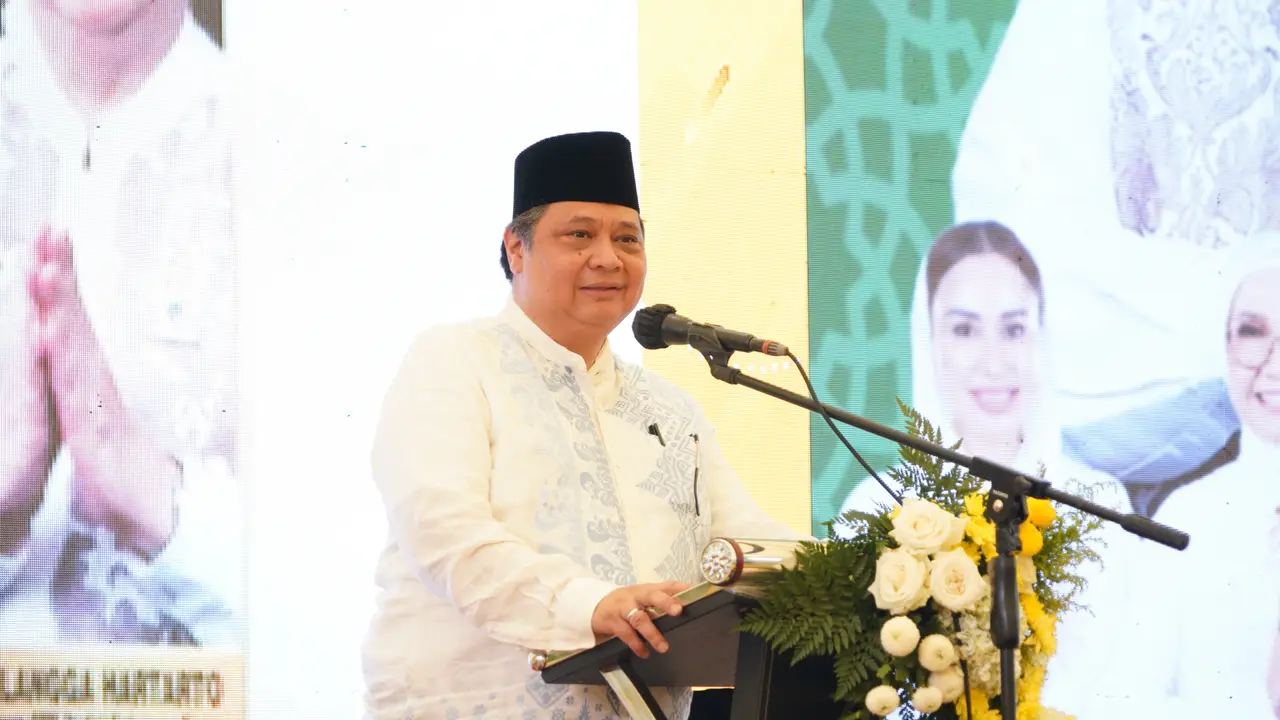 Ketua Umum DPP Partai Golkar Airlangga Hartarto saat menghadiri Dzikir Akbar dan Golkar Bershalawat di Jakabaring Sport City, Palembang, Sumatera Selatan, Sabtu (18/2/2023) (Istimewa)
