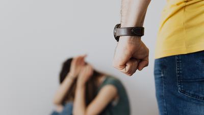 Suami Aniaya Istri Gara-Gara Chat WA Wanita Minta Nasi Bungkus