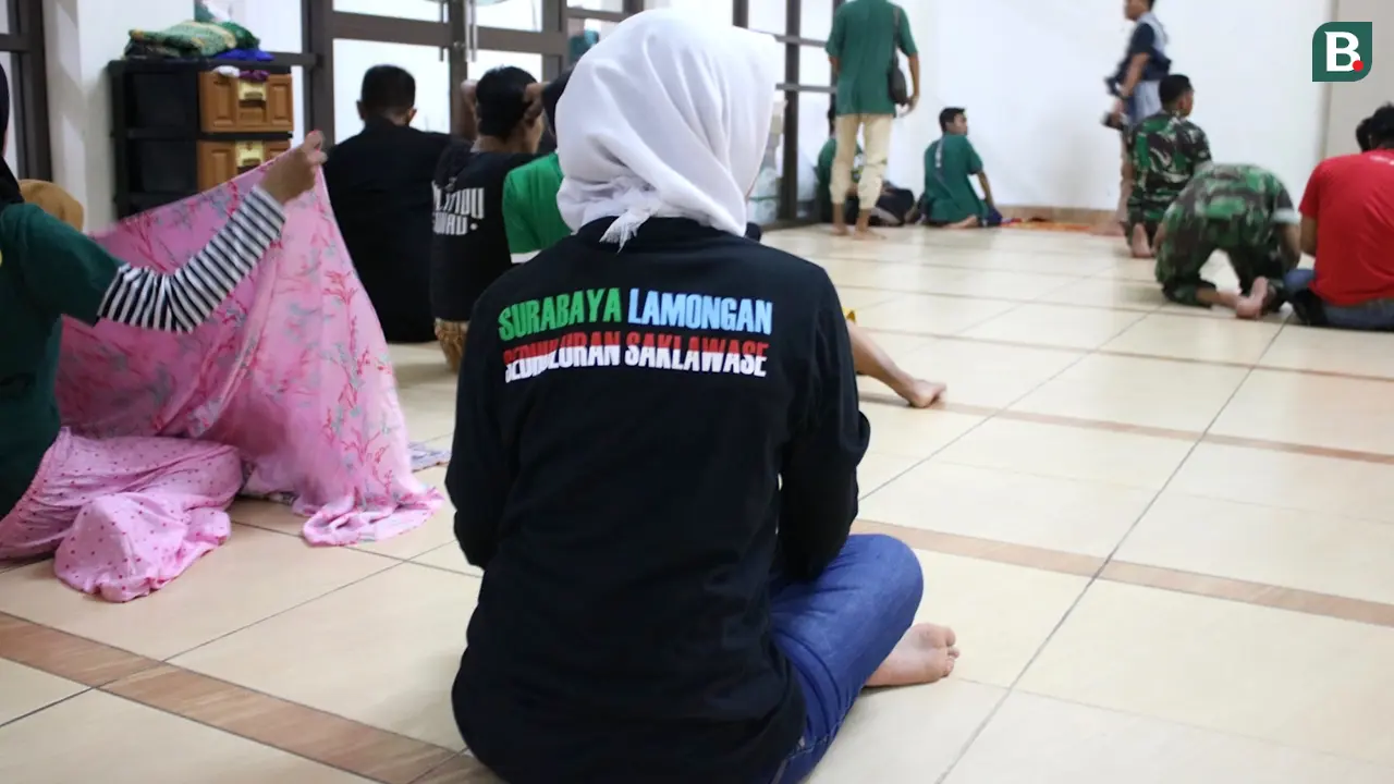 Suporter Persebaya dan Persela Lamongan
