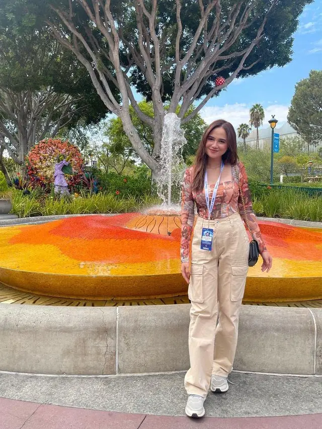 4 Gaya Outfit Santai dan Stylish Syifa Hadju Jalan-jalan di Amerika Serikat