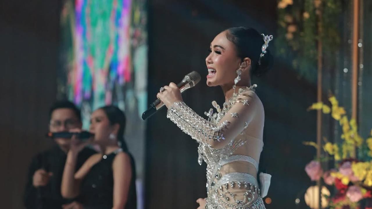 7 Potret Terbaru Yuni Shara Tampil Stunning dengan Jaket Kulit