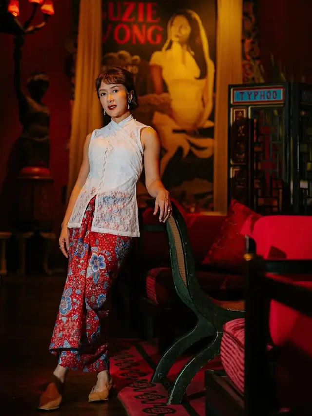 Inspirasi Kebaya Hari Raya ala Selebriti Tanah Air (Instagram/@widimulia)