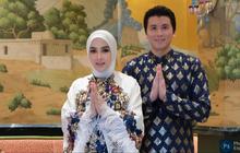 Viral Foto-foto Syahrini Dituntun Naik Tangga oleh Reino Barack, Rumor Kehamilan Semakin Menguat