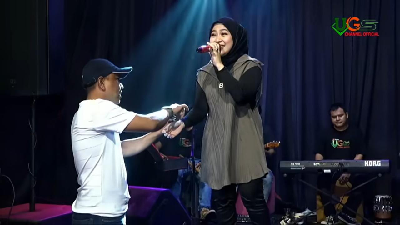 Fenomena Artis Disawer Ratusan Juta, Apresiasi Positif atau Bentuk Pelecehan?