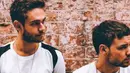 <p>Sementara itu, sejumlah fans tampak berbondong-bondong mendatangi TKP tempat Liam tewas. Mereka menyalakan lilin sebagai bentuk dukacita. (Foto: Instagram/ zedd)</p>