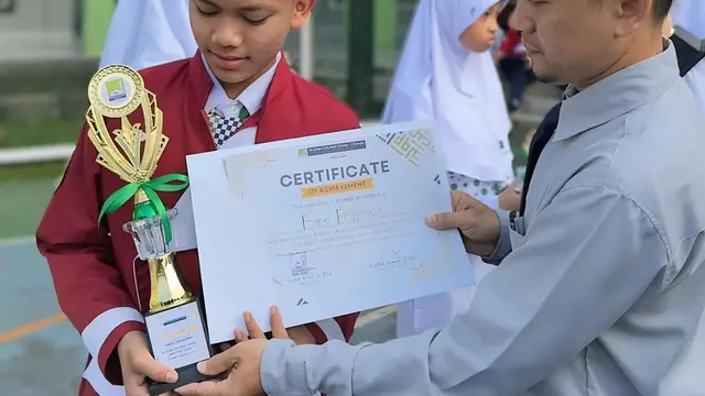 Potret Farel Prayoga Juara Lomba Azan di Sekolah/Instagram @rais_simpson