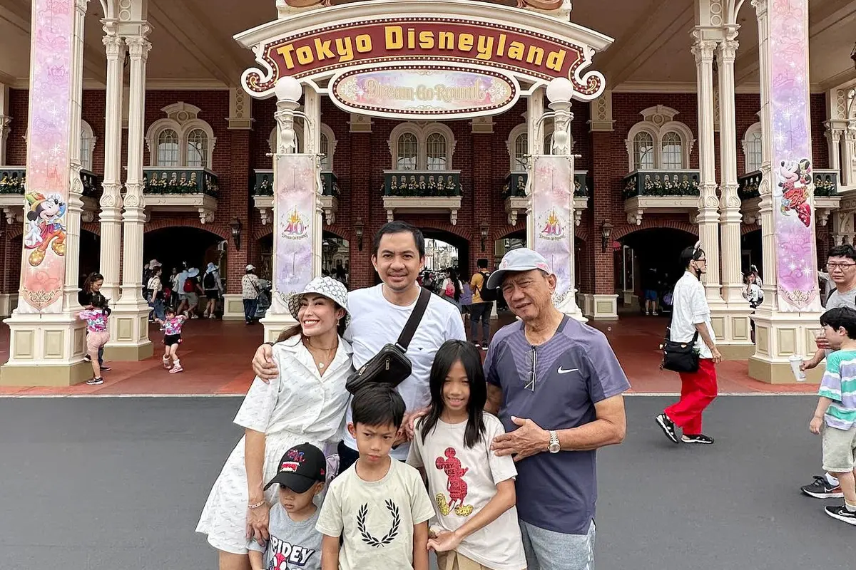 Ayu Dewi dan Regi Datau Nyaris Kehilangan Tas Berisi Dompet, Barang Berharga, hingga Paspor Saat Liburan di Jepang