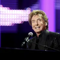 Musisi terkenal Barry Manilow dilarikan ke rumah sakit Los Angeles pada Kamis (11/2/2016) setelah melakukan konser di tur terakhirnya. (Bintang/EPA)