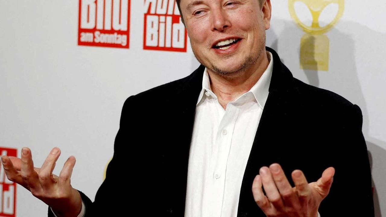 Nama Elon Musk, Jeff Bezos mungkin sudah tidak asing masuk sebagai daftar orang paling kaya di dunia versi Forbes.
