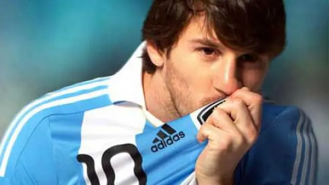 Messi memberikan dukungan terhadap Argentina. (c) AFP