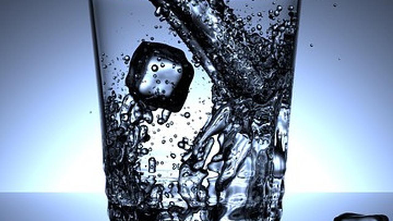 5 Cara Minum Air Putih untuk Turunkan Berat Badan, Perhatikan Waktu