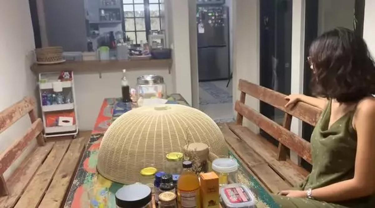 7 Potret Dapur di Rumah Bimbim Slank, Dilengkapi Mini Bar Bernuansa Klasik dengan Toples Jadul