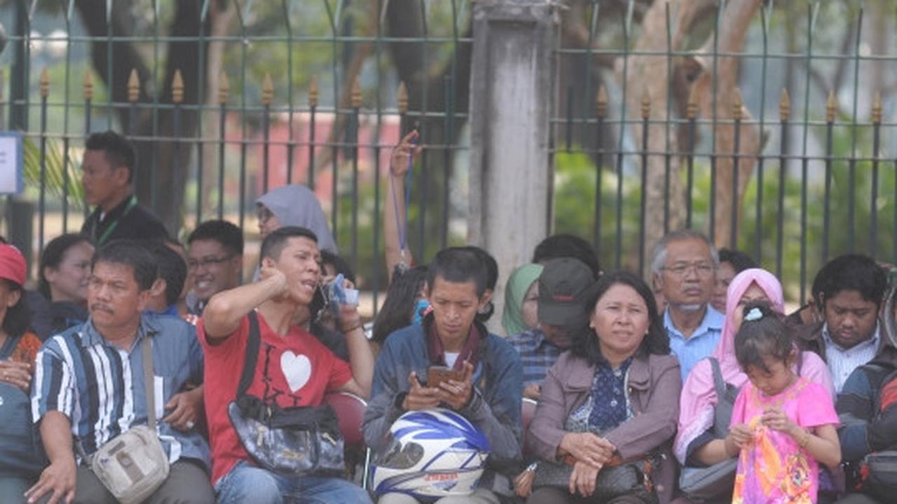 Warga serbu penukaran uang receh keliling di Monas
