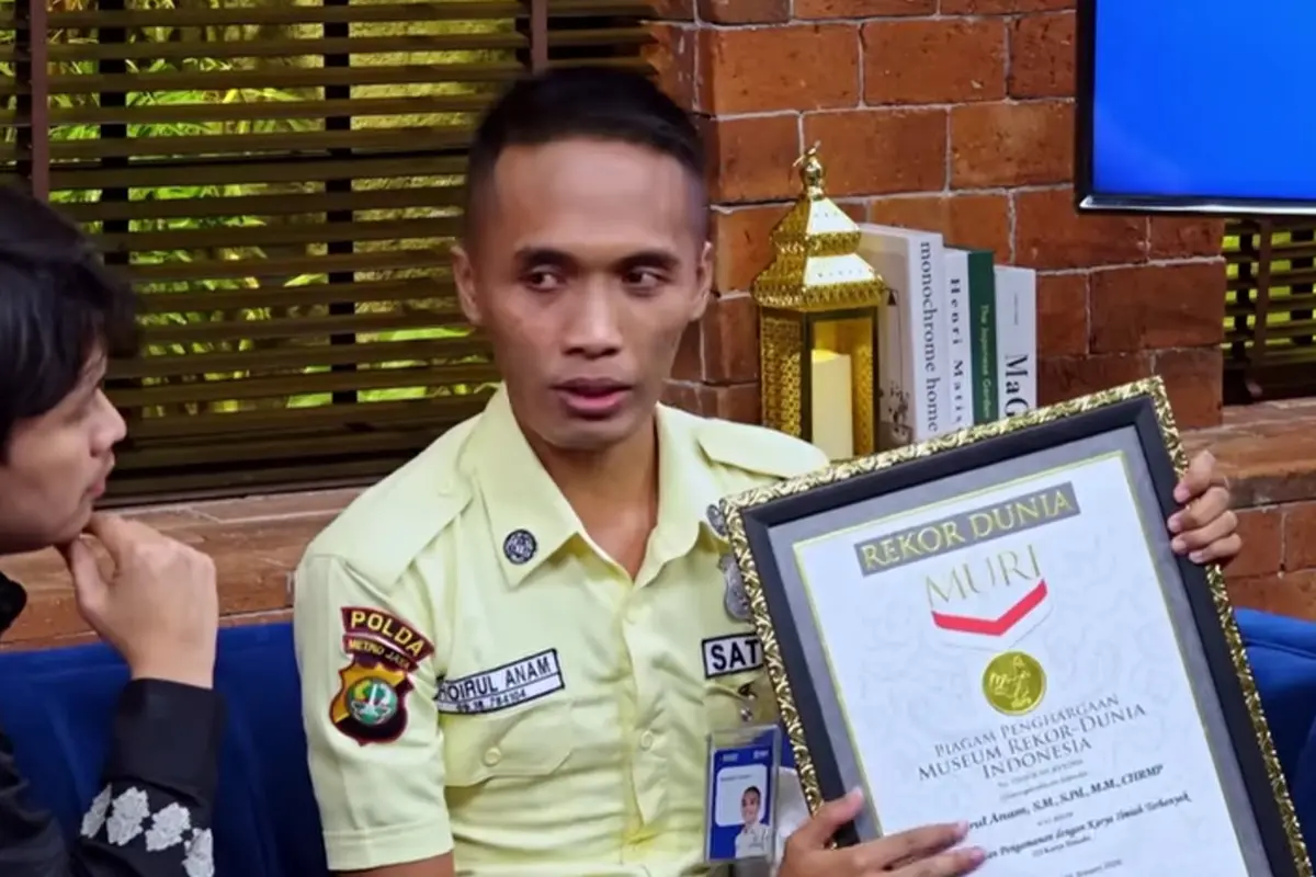 Khoirul Anam, Satpam BRI yang Lulus S2 dan Terbitkan Jurnal Internasional (Foto: YouTube Bank BRI)
