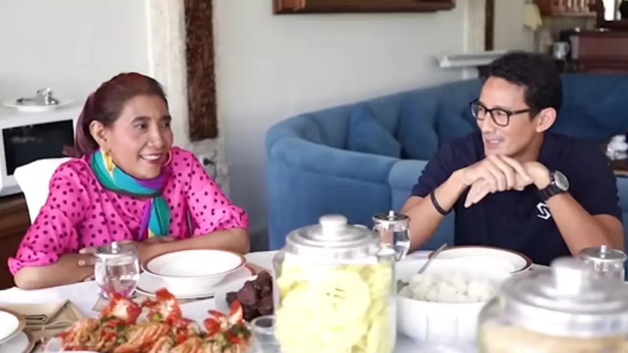 Sandiaga Uno berbincang santai dengan mantan Menteri Kelautan Susi Pudjiastuti (Istimewa)