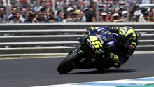 Valentino Rossi saat balapan di MotoGP Jerez. (AP Photo/Miguel Morenatti)