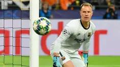 Jerman menjadi salah satu kekuatan mengerikan di sepak bola Eropa hingga kini. Namun, para pemainnya tampak kurang berjodoh dengan salah satu liga terbaik di Eropa, yaitu Liga Spanyol. Klub-klub di Liga Spanyol sepertinya kurang meminati para pemain asal Jerman dan lebih memilih mendatangkan talenta-talenta asal Amerika Latin. Tercatat, jumlah pemain Jerman yang pernah berlaga di Liga Spanyol tak sampai angka 50. Dari jumlah tersebut, mencakup 5 pemain yang berposisi sebagai kiper. Siapa saja? Simak uraiannya berikut ini. (AFP/John MacDougall)