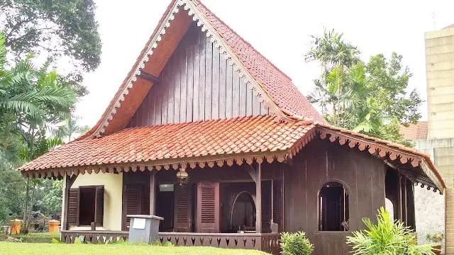 6 Rumah Tradisional Indonesia yang Hampir Punah