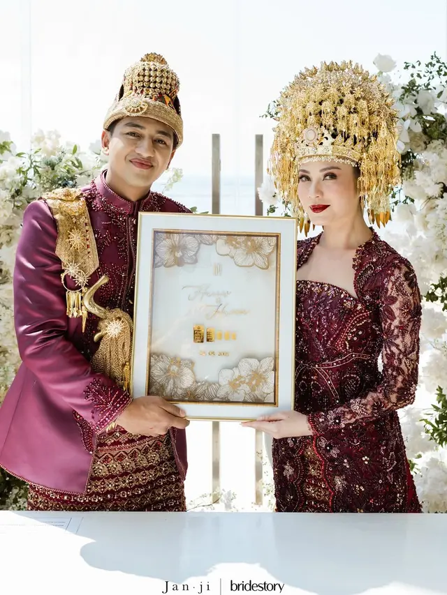 Haviza Devi Anjani Resmi Menikah dengan Harris Vriza di Bali dengan adat Aceh. [@thebridestory]