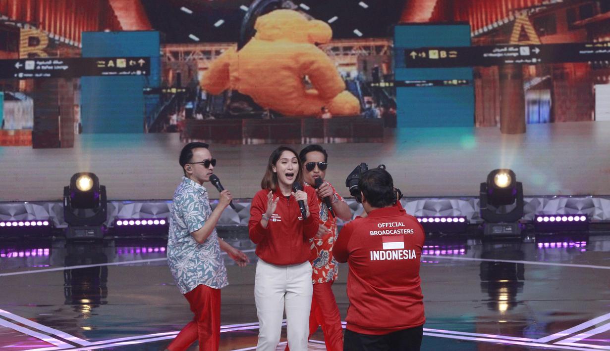 Dari sebelas orang ada dua wanita yang berangkat meliput langsung Piala Dunia 2022 di Qatar yaitu Sheila dan Hanum yang bertindak sebagai presenter.