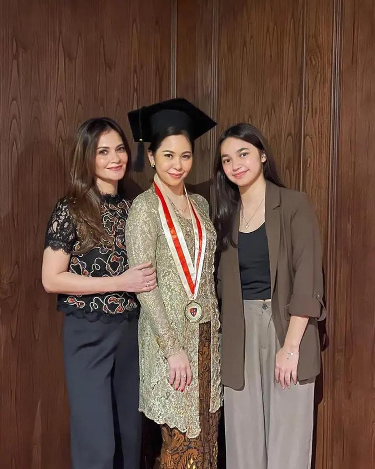 6 Inspirasi Gaya Busana Sydney Azkassya Jusuf, Putri Cut Tari yang Stylish dan Cocok untuk Remaja