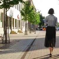 Ilustrasi Jalan Kaki ©pexels