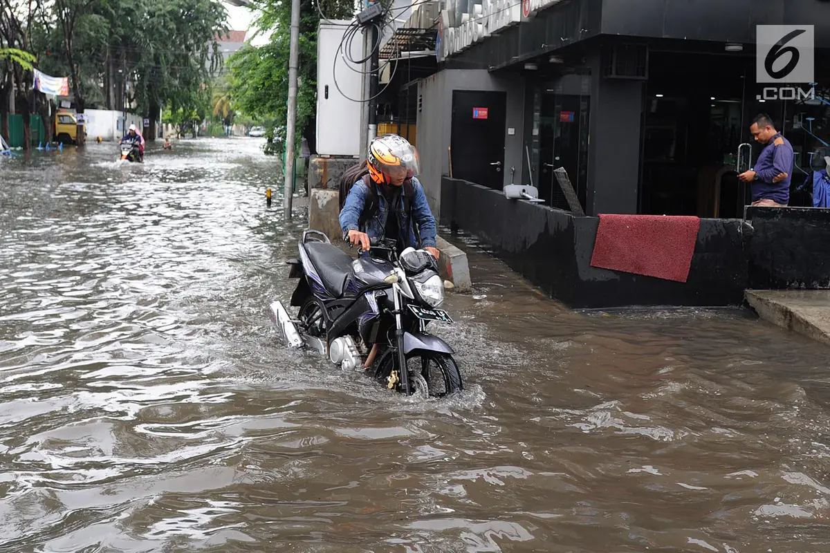 Banjir di Green Garden dan Jelambar Jakarta Barat