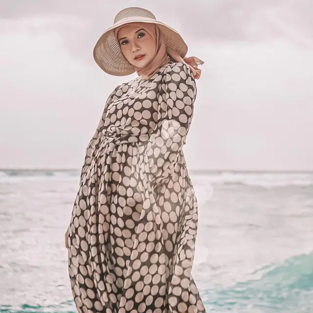 Penampilan 6 Artis Pamer Baby Bump Saat Babymoon, Banjir Pujian