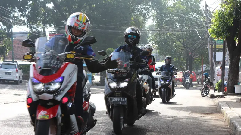 Sunmori Komunitas motor maxi Yamaha dan jurnalis (Foto:YIMM)