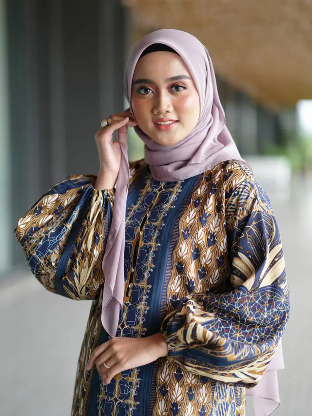 model gamis batik dengan hijab