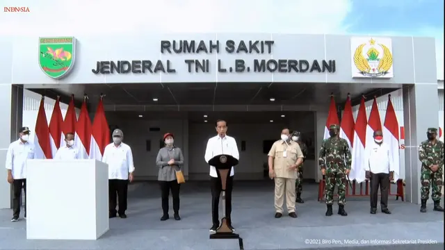 Presiden Jokowi meresmikan RS Jenderal TNI LB Moerdani di Merauke, Papua.