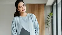 Rekomendasi 8 Outfit yang Cocok untuk Ibu Hamil, Nyaman dan Stylish