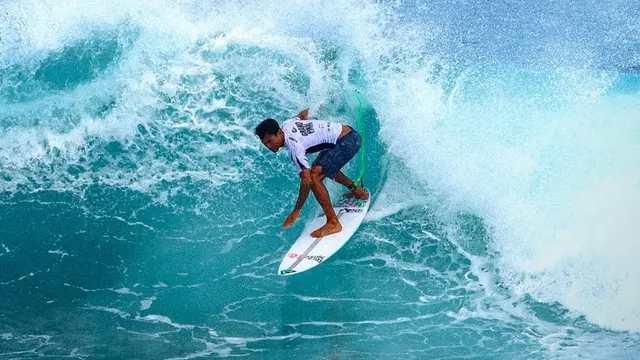 Surfing Menjadi Ekstrakulikuler Baru Sekolah di Kabupaten Sumbawa Barat. (Dok: @ammanmineral)