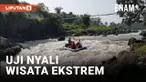 Tempat wisata tidak melulu hanya menjual pemandangan dan spot berfoto, namun ternyata ada banyak juga lho tempat wisata yang bisa memacu adrenalin. Salah satunya wisata arung jeram si Sungai Serayu, di Kabupaten Banjarnegara, Jawa Tengah.